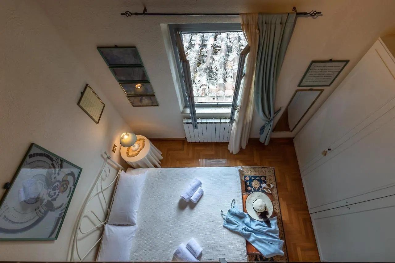 Tuscany Balcony: Crete Senesi Casetta Apartment