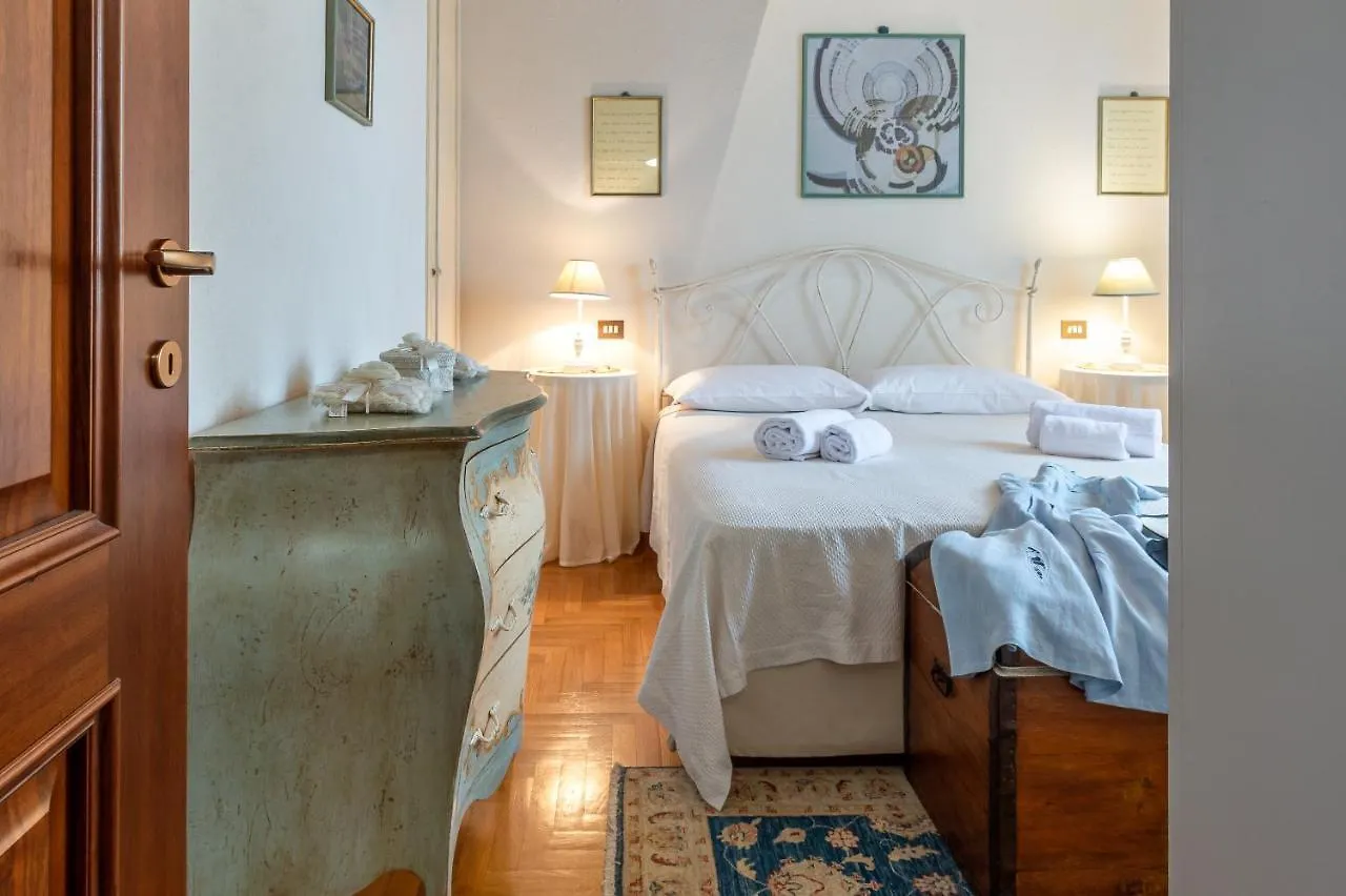 Apartment Tuscany Balcony: Crete Senesi Casetta Italy