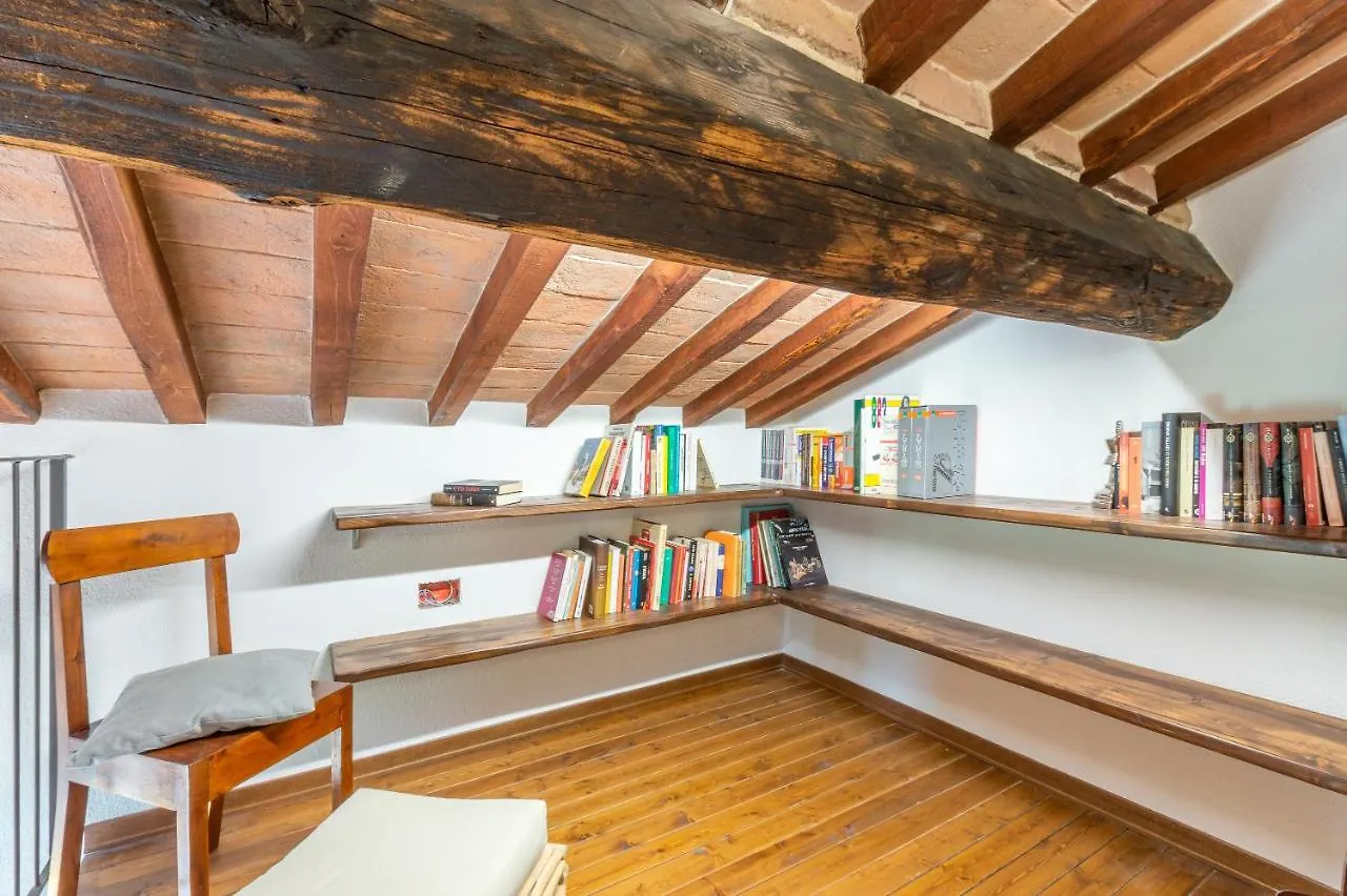 Apartment Tuscany Balcony: Crete Senesi Casetta