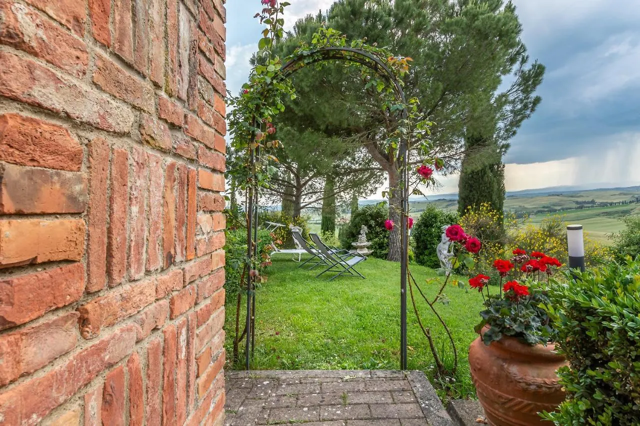 Tuscany Balcony: Crete Senesi Casetta